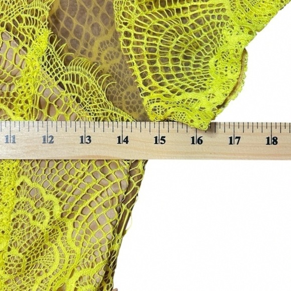 Tobi Yellow Lace Crop Top - Picture 5 of 8